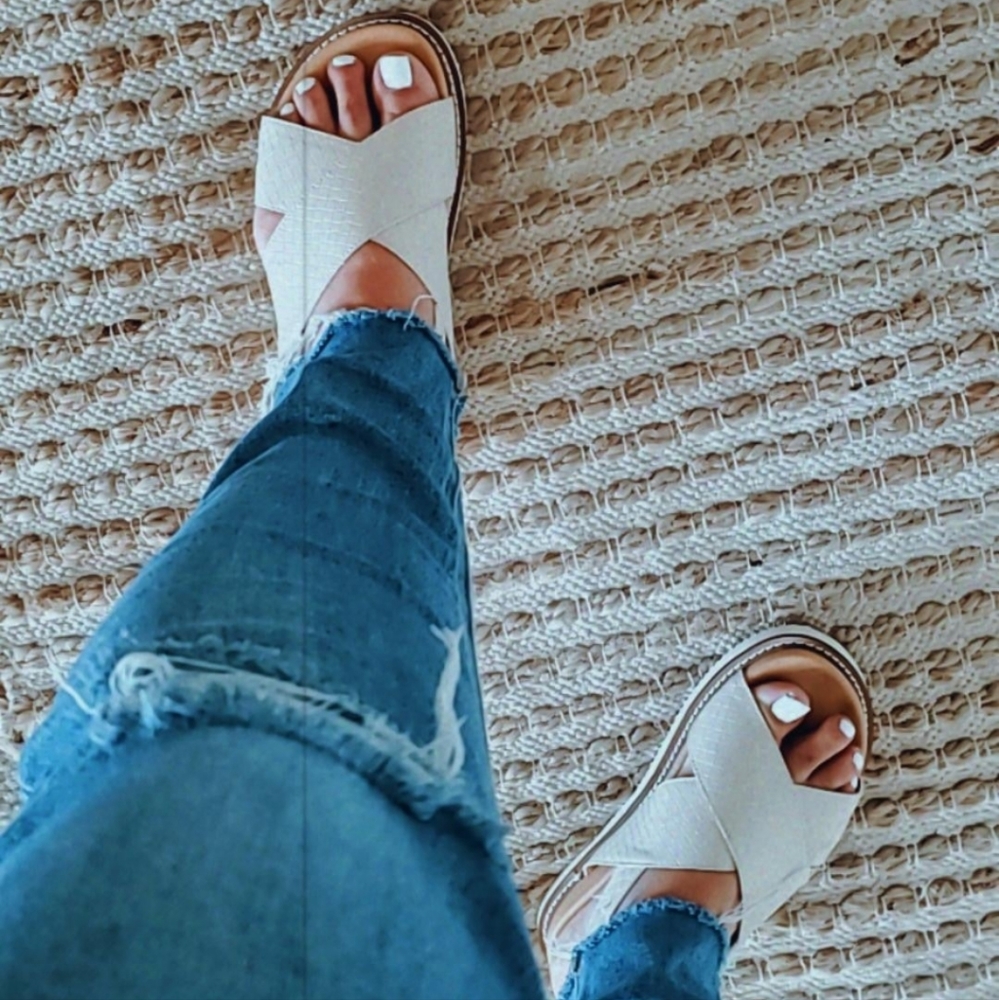 OASIS SOCIETY Back Strap Sandal - Picture 5 of 5
